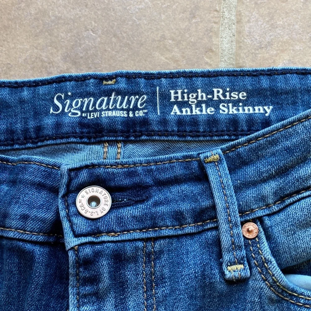 Signature by Levi Strauss & Co High Rise Ankle Skinny Jeans - Picture 2 of 6